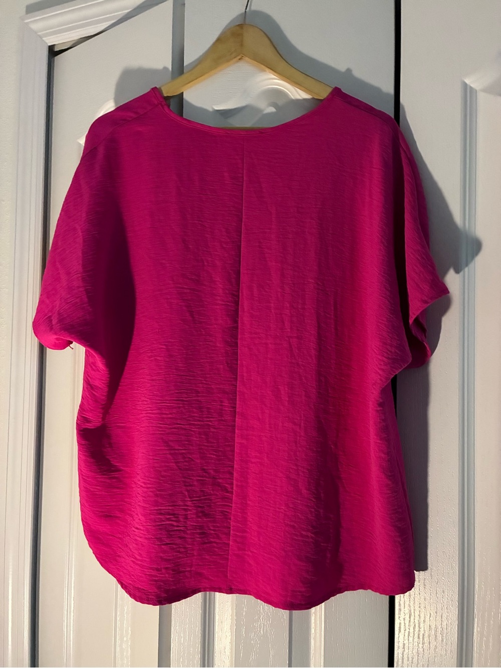 Entro V-Neck Top - Picture 2 of 4